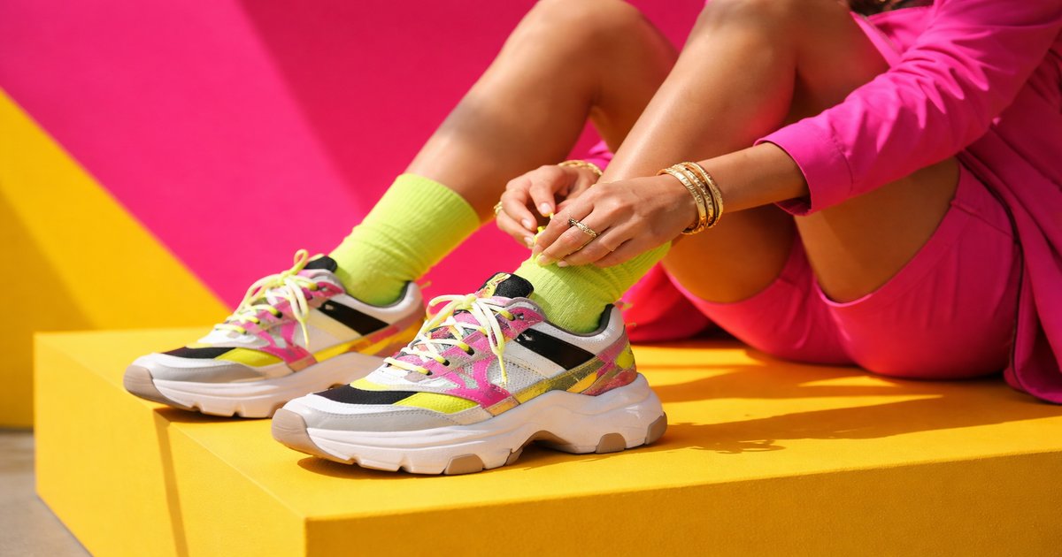 steve madden sneakers in use