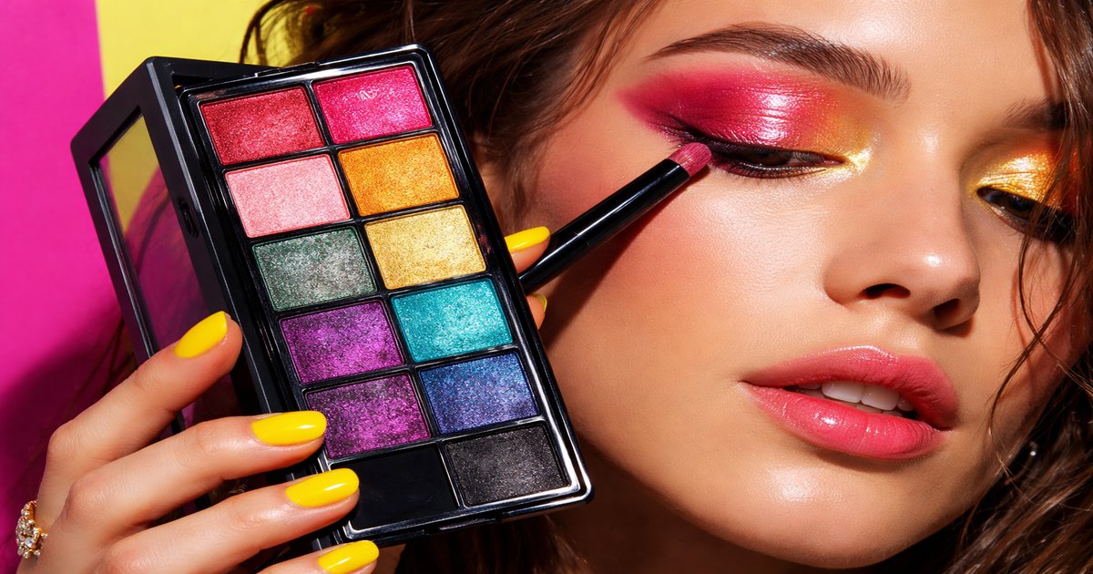 wet wild eyeshadow in use