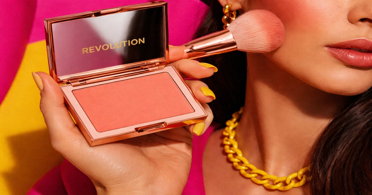 makeup revolution blush in use